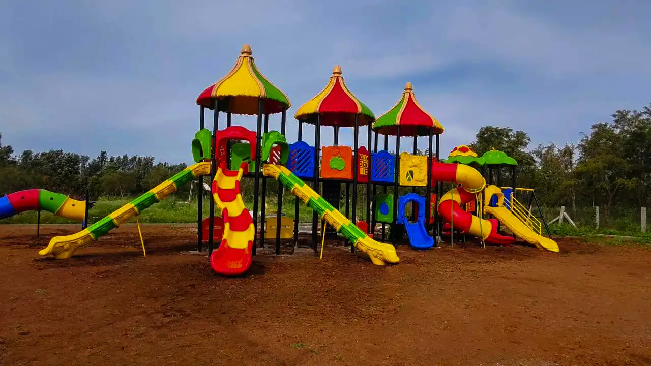 Outdoor Play System &mdash; Quality Fiber & Plastic Products